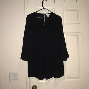 Ava & Viv Black Bell Sleeve Blouse 2x Plus